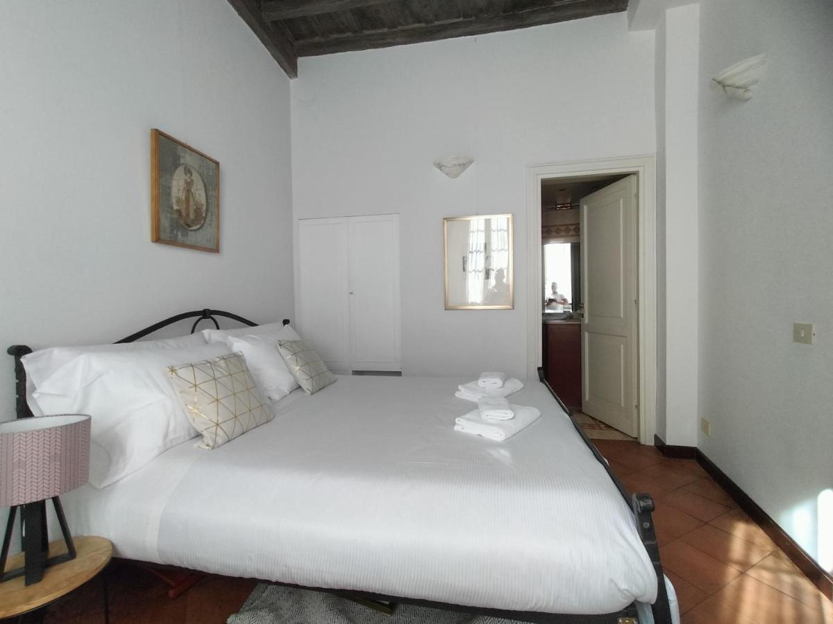 Sunny Trevi With Terrace Apartment